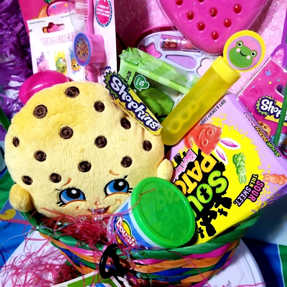 Sopkins Fun Easter Basket with Kooky Cookie Plush - Picture 4 of 8